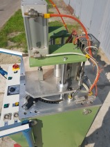 ZGRZEWARKA JEDNOGŁOWICOWA URBAN AKS 1020 ROK 2002