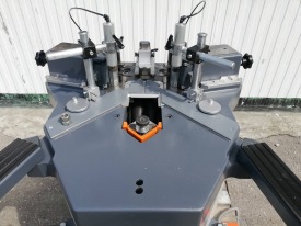 ZAGNIATARKA / ZACISKARKA ELUMATEC EP 124 ROK 2001