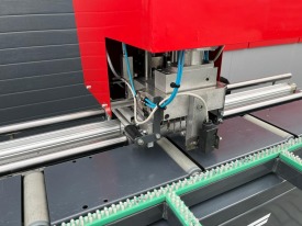 WIERTNICA AUTOMATYCZNA OTWORÓW POD ZAWIASY W RAMIE FIMTEC F-16 JO ROK 2012