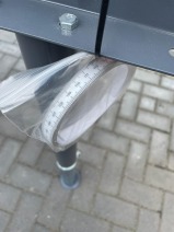 PODAJNIK ROLKOWY 3 M Z PRZYMIAREM 