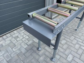 PODAJNIK ROLKOWY 3 M Z PRZYMIAREM 