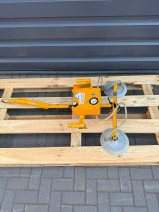 PODNOŚNIK PRÓŻNIOWY DO SZKŁA FEDERHENN ROK 2011