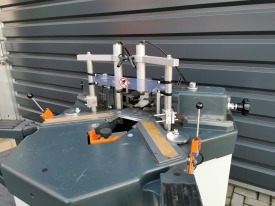 ZAGNIATARKA / ZACISKARKA DO NAROŻY ELUMATEC EP 124 ROK 2017