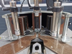 ZAGNIATARKA  / ZACISKARKA DO NAROŻY FOM INDUSTRIE BAIHA L ROK 2016