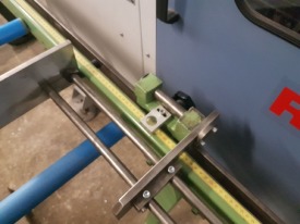 PIŁA JEDNOGŁOWICOWA AUTOMATYCZNA  RAPID SGS 430 ROK 2000 Z PODAJNIKIEM I ODBIORNIKIEM 